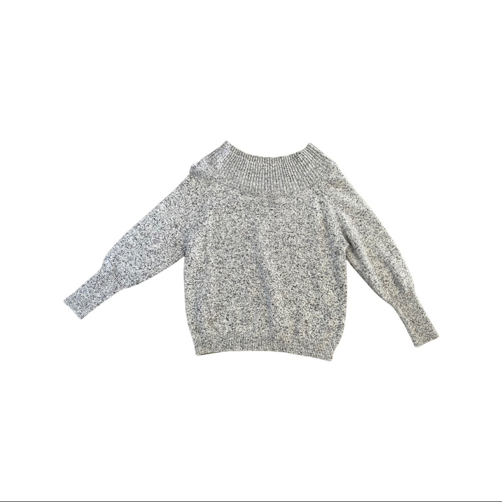 Casual// off shoulder sweater